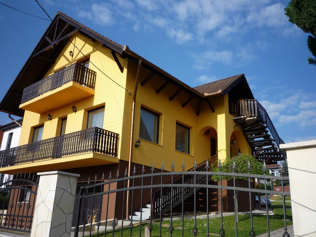 Apartmanház King Hévíz Exteriér fotografie